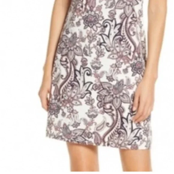 Eliza j - Picture 4 of 4